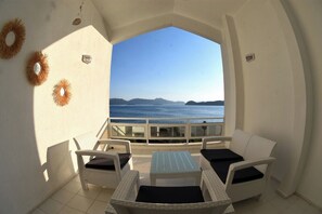 Chambre Deluxe, vue mer | Terrasse/Patio