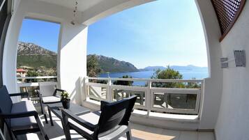 Deluxe Room, Sea View | Property grounds