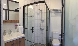Suite - havudsigt | Badeværelse | Hårtørrer, håndklæder, Sæbe, Shampoo