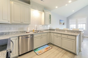 House (4 Bedrooms) | Interior - Hot Tub, Waterway/ocean Views! Sneads Ferry Escape (Sneads Ferry)