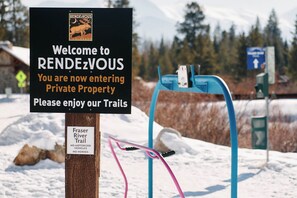 Interior - Luxury WP Mtn Cabin, Free Shuttle, Views & Garage (Fraser)