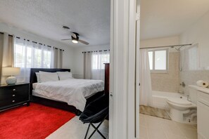 Apartment (1 Bedroom) | Interior - 1 Mi to Pompano Beach! Couples Retreat w/ Pool (Pompano Beach)
