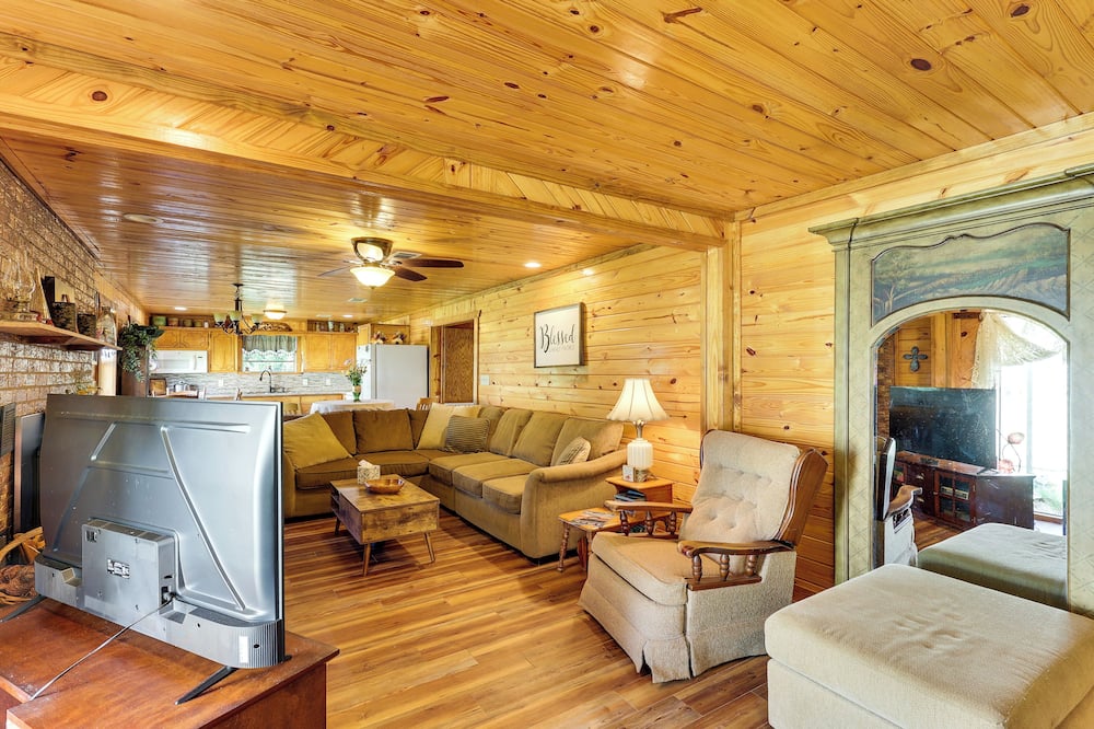 3 Acres w/ Pond & Trails! Serene Mount Ida Retreat - Sims, AR