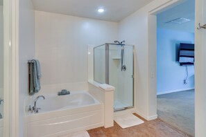 House (5 Bedrooms) | Interior - Cheerful Maricopa Gem w/ Home Theater & Game Room! (Maricopa)