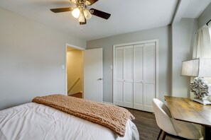 Apartment (2 Bedrooms) | Interior - Walk to Park w/ Pond, Trails & More! Sherwood Unit (Sherwood)