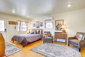 Apartment (0 Bedroom) | Interior - 'inn the Boulders' Peaceful Yarnell Escape (Yarnell)
