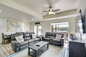 Apartment (6 Bedrooms) | Interior - 2 Units w/ Boat Dock & Slip Access in Lake Ozark! (Lake Ozark)