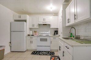Interior - Walkable Neighborhood! Long Island Basecamp (Great Neck)