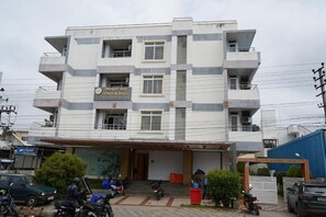Exterior - Golden Bells Service Apartments (Mysuru)