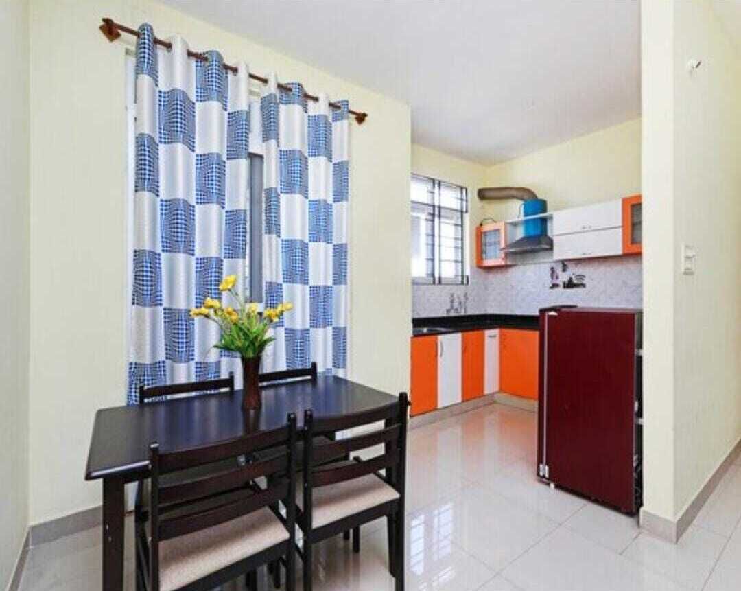 Classic Apartment, Balcony, City View | Dining