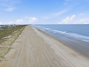 Beach nearby - Leland's Beach House with Ocean View (Atlantic Beach)
