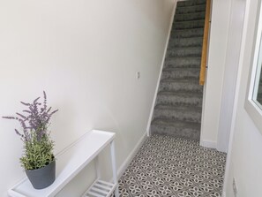 Interior - Mountain View Cottage (Swansea)