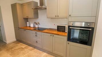 Dishwasher, cookware/dishes/utensils