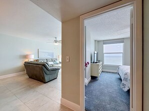 Room - ☀Beachfront Condo🌴Heated Pool🐬Great Location🐠Madeira Vista 406 (Madeira Beach)