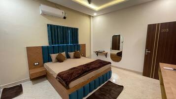 Comfort Double Room, Balcony, Courtyard View