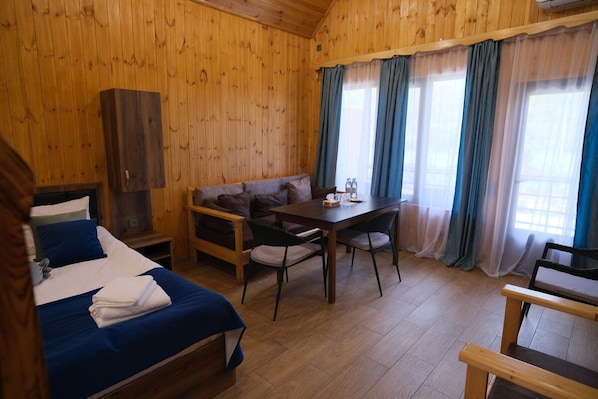 Classic Cottage | Free WiFi