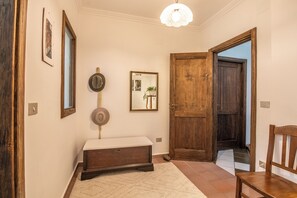 Villa, vista al jardín | Interior