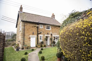 Exterior - Virginia Cottage (4), Brandsby, Yorkshire (York)