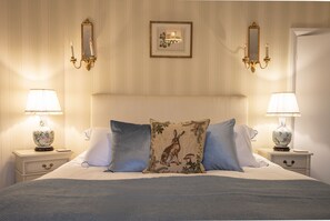 2 bedrooms, iron/ironing board, Internet, bed sheets - Virginia Cottage (4), Brandsby, Yorkshire (York)