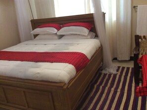 Quarto casal conforto de uso individual, sacada | Wi-Fi de cortesia