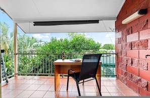 2 bedrooms - Bright Cozy Apartment Central - Modern (Darwin)