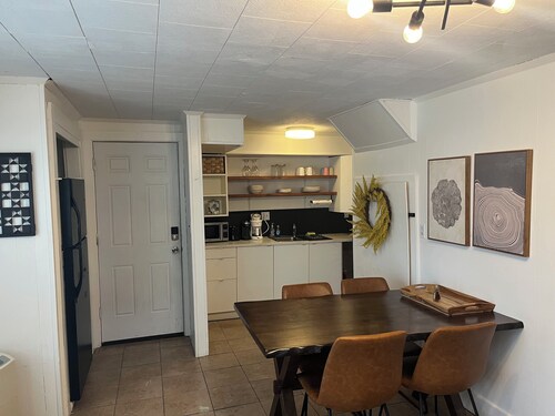 Adorable 2-bedroom town house in Johnson perfect for a relaxing getaway