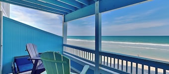 The Riggings #N1 | Beachfront + Pool Access