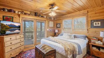 3 bedrooms, individually decorated, individually furnished, desk