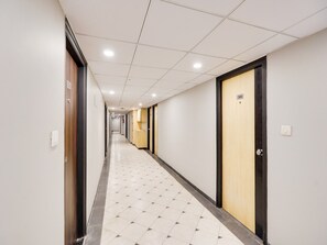 Interior - Super Deluxe Room Palette Country Club (Surat)