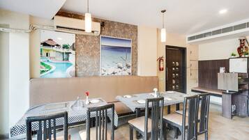 House | Dining