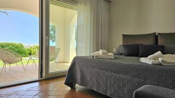 In-room safe, iron/ironing board, free WiFi