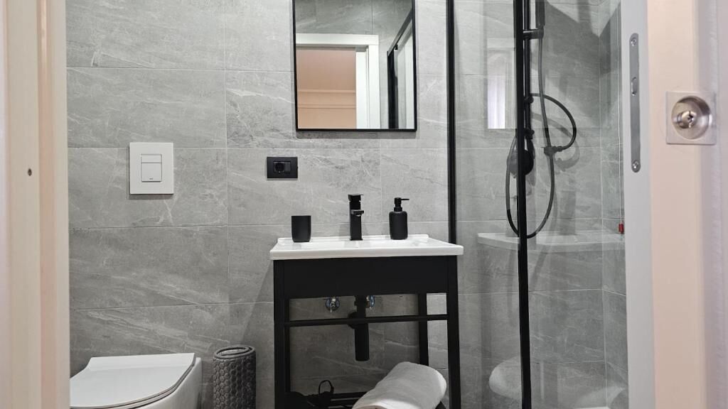 Luxury Quadruple Room, Sea View | Bathroom | Free toiletries, soap, shampoo, toilet paper