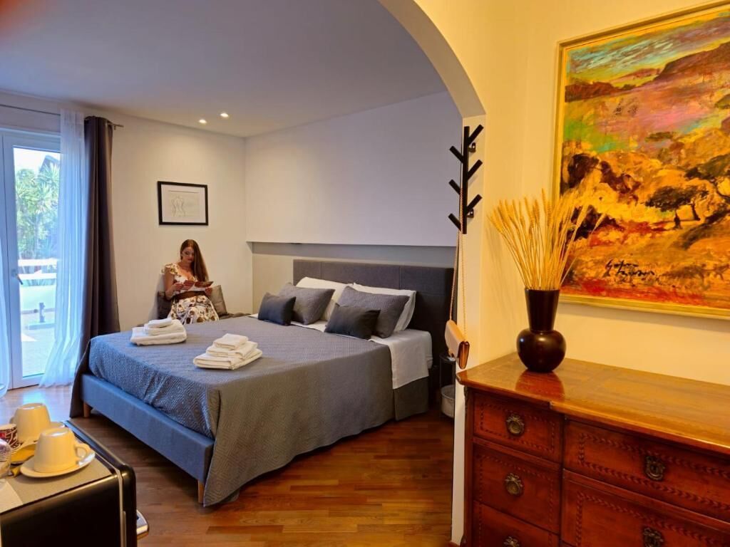 Habitación Confort doble, vistas al mar | Caja fuerte, tabla de planchar con plancha, wifi gratis