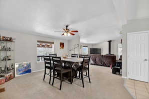 House, 5 Bedrooms | Dining