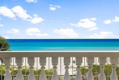 Amazing 5 Bd/5 Ba Gulf Front Home w/ private pool**Beach Breezes**Beach Views
