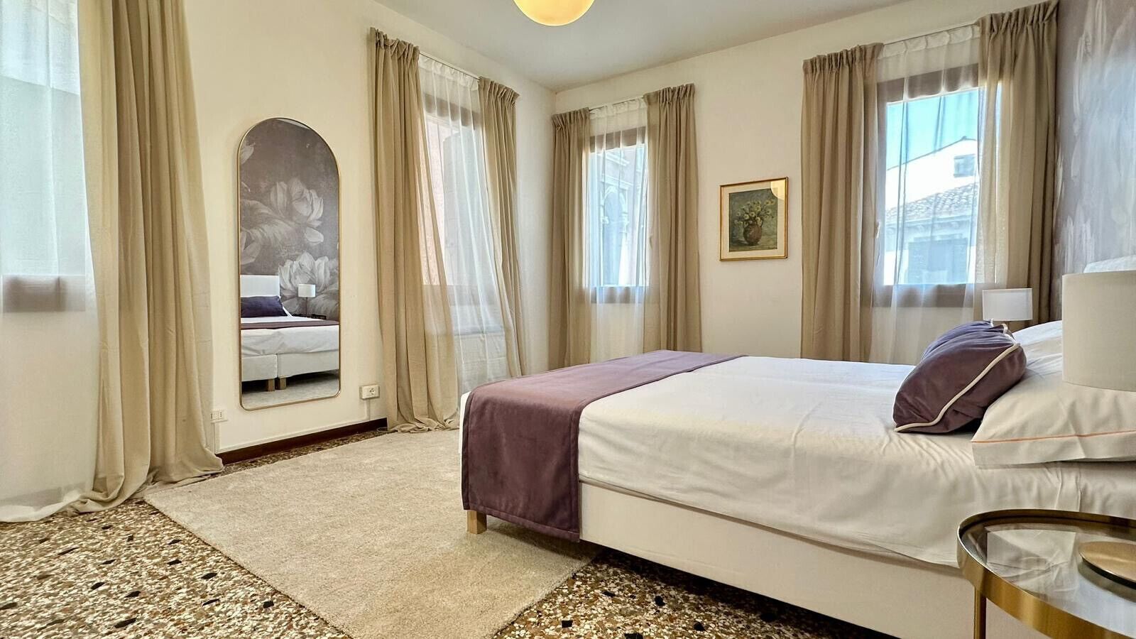 Free WiFi, bed sheets