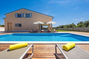 Pool - Villa Penelope in Vodnjan  - Haus für 10 Personen (Vodnjan)