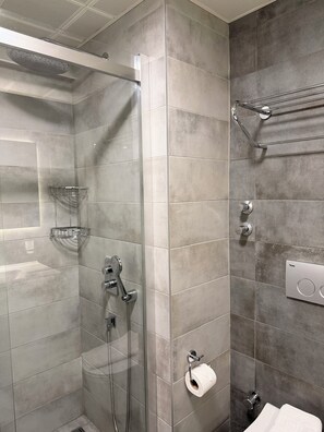 Classic Apartment, Balcony | Bathroom | Shower, hair dryer, towels - VERONA APART HOTEL (Marmaris)