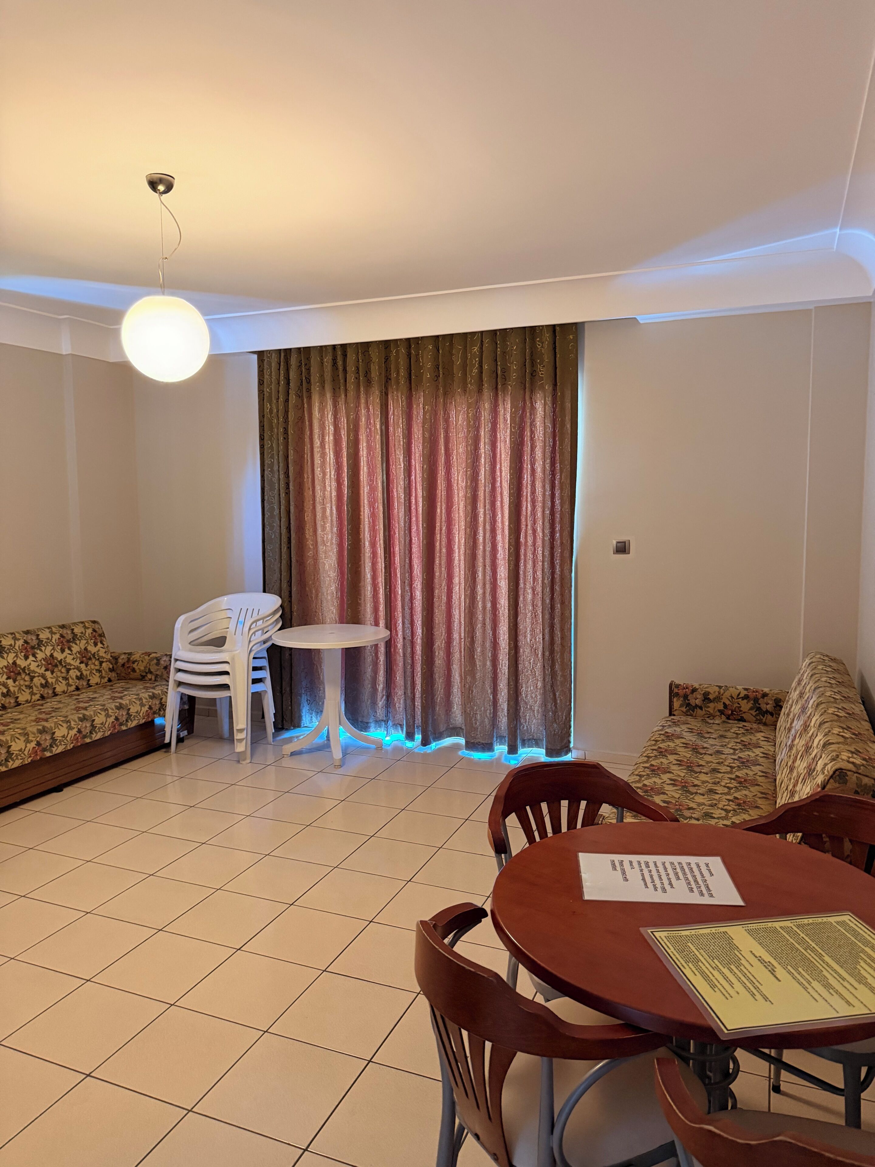 Apartamento clásico, balcón | Interior