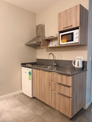 Classic Apartment, Balcony | Private kitchen | Mini-fridge, microwave, stovetop, electric kettle - VERONA APART HOTEL (Marmaris)