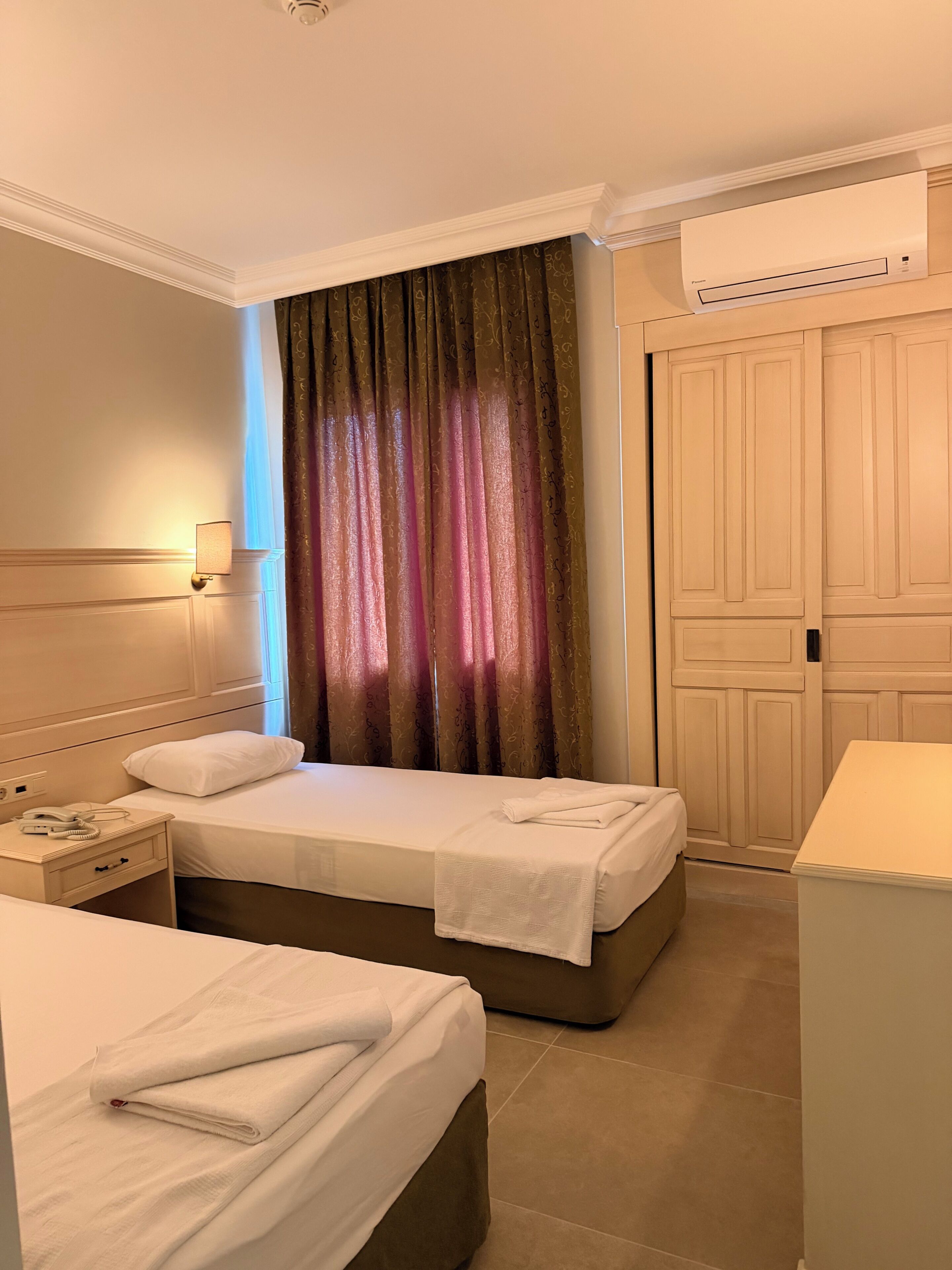 Apartamento clásico, balcón