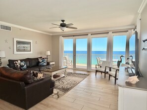 Smart TV - Luxurious & Private, Beach Front, Pool, 3BD/2BA, 1800 SqFt, Large Balcony (Panama City Beach)