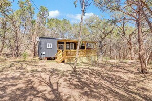 Exterior - Charming Tiny Home Retreat | Porch Swing, Grill, Stargazing Near Caverns (Bulverde)
