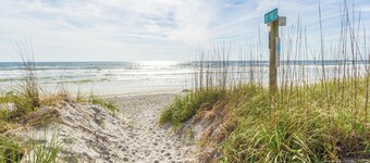 Sandpiper Condo Unit 2E | Romantic Condo + Pool Access