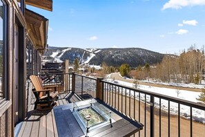 Outdoor spa tub - Sanctuary luxury townhome Private Hot Tub with Amazing Views DELUXE (Keystone)