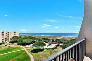 Property grounds - Newly updated 2 Bedroom villa with sweeping ocean views (Hilton Head Island)