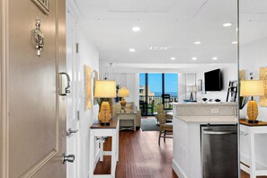 Interior - Newly updated 2 Bedroom villa with sweeping ocean views (Hilton Head Island)