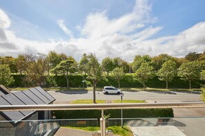 Property grounds - Host & Stay | Apartment 8 (Scarborough)