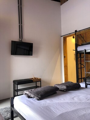 Free WiFi, bed sheets, wheelchair access - Vrbo Property (São Roque)