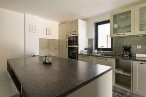 Fridge, oven, dishwasher, coffee/tea maker - Apartment Stephanie with terrace for 2 person (Pula)